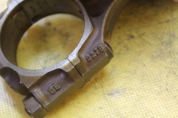 ШАТУН ПОРШНЯ VW PASSAT B5 1.8 B APT 027B