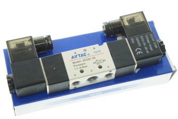 ЭЛЕКТРОМАГНИТНЫЙ КЛАПАН AIRTAC 4V220-08 BG 5/2 - 1/4- 24 В постоянного тока