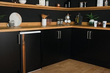 Декоративная мебельная шпоновая пленка MAT ЧЕРНОГО цвета для шкафов 67x50