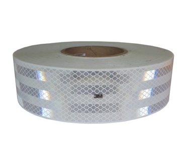 СВЕТООТРАЖАЮЩАЯ ЛЕНТА 3М 983-10 для маркировки транспортных средств.
