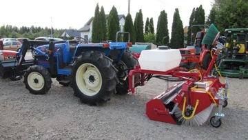Zamiatarka walcowa z koszem 600/2000 Kubota Yanmar