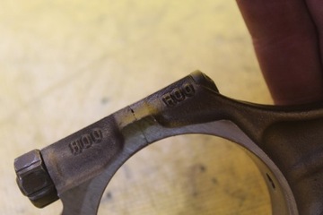 ШАТУН ПОРШНЯ VW PASSAT B5 1.8 B AVV 027B