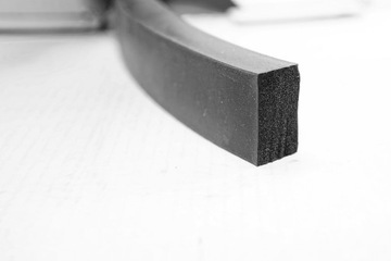 ПЕННЫЙ УПЛОТНИТЕЛЬ, РЕЗИНОВАЯ ПЛОСКАЯ 15x25 мм