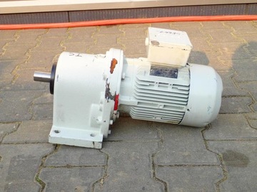 Мотор-редуктор SIEMENS с тормозом ок. 1 кВт, 380 В, 0,42 А.