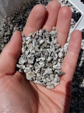 ГРАНИТНАЯ КРУШКА 2-5 мм МЕШКИ 25 КГ КУРЬЕР 500 КГ