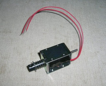 Elektromagnes Pchająco Ciągnący 24V sprężyna blokada
