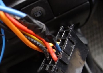 АНТЕННЫЙ СЕПАРАТОР VW Seat Skoda Audi ISO -DIN