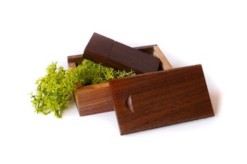 Pendrive drewniane 16 GB + pudełko + Mech