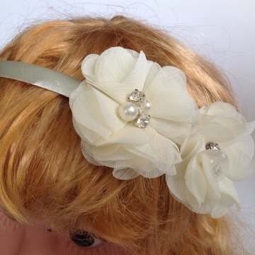 OPASKA KWIATY ECRU r.uniwersalny