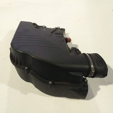 BMW F01 F07 F11 POUZDRO FILTRU VZDUCHU 7577466