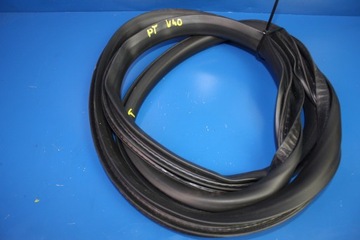 VOLVO V40 II XC40 USZCZELKA DRZWI PRAWY TYŁ