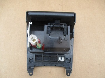 VW GOLF V ПЕПЕЛЬНИЦА 1K0857961