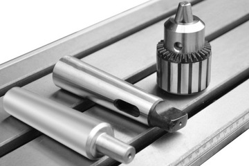 ФРЕЗЕРНО-СВЕРЛИЛЬНЫЙ СТАНОК ПО МЕТАЛЛУ 1000х240 CORMAK ZX7055 MK4 СЧИТЫВАЮЩАЯ БАЗА