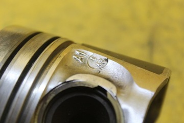 TŁOK TŁOKI KORBOWÓD VW PASSAT B5 1.9 TDI 038J