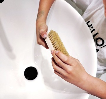 Щетка для чистки ногтей Lullalove для детей и взрослых