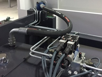 ЛЕГКИЙ ГИБОЧНЫЙ ТОРМОЗ С ЧПУ 3100 мм, 220 т, 4 оси