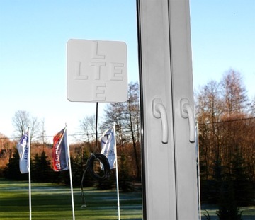 Антенна LTE 3g MAXI CROSS 2м для стекла и стены