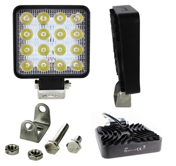LAMPA ROBOCZA LEDOWA HALOGEN SZPERACZ KWADRATOWA 12-24V LED DO TRAKTORA