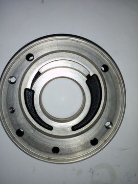 Крышка насоса Hyundai 30L-7A, 30D-7E