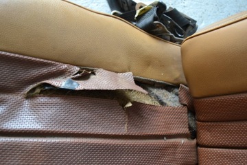 Mercedes R107 SL Передние сиденья без подголовников