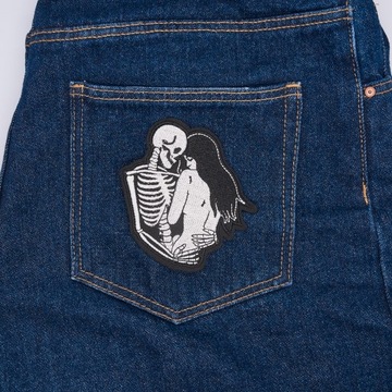 Термонашивка BONE BODY с ЖЕНЩИНОЙ