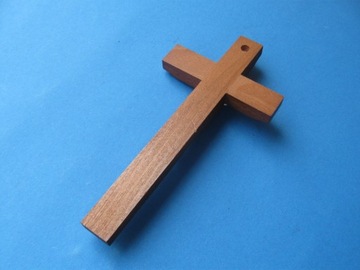 Krzyż drewniany ciemny brąz na ścianę 16 cm frez