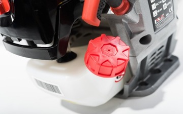 NAX800B Бензиновый кусторез Briggs Stratton 1,84 л.с.