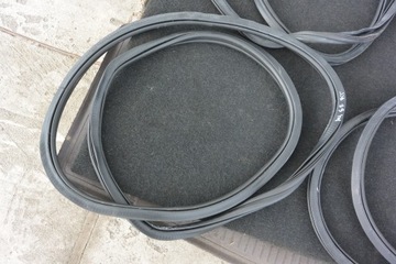 ПРОКЛАДКИ ПЕРЕДНЯЯ ПРАВАЯ ЗАДНЯЯ ЛЕВАЯ AUDI A4 B8 COMBI