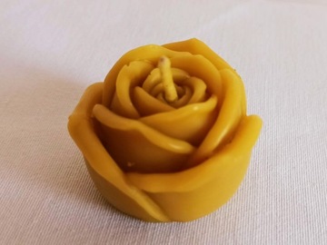 Свеча из пчелиного воска 