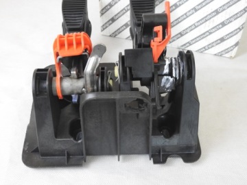 Педаль сцепления тормоза Fiat 500 07-10 без старт/стоп