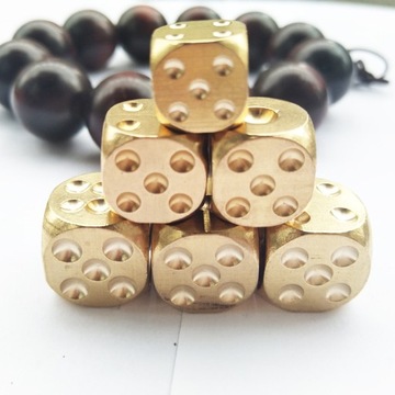 ЗОЛОТЫЕ МЕТАЛЛИЧЕСКИЕ КОСТИ ДРУГОЙ ПОДАРОК