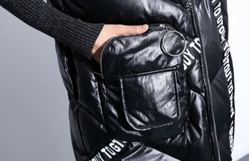 Теплый стеганый пуховый жилет с надписями 38 М