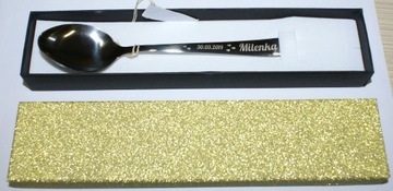 Ложка с гравировкой свидетельство о рождении на крещение одного года.