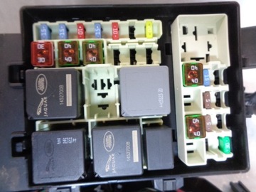 БЛОК ПРЕДОХРАНИТЕЛЕЙ JAGUAR XE GX73-14A076-DA