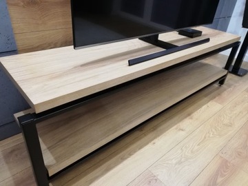 Стол-кабинет HiFi RTV, изготовленный на заказ производителем.
