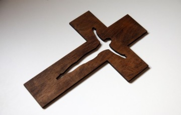 ДЕРЕВЯННЫЙ КРЕСТ ДЛЯ ПОДВЕСКИ НА СТЕНУ, 40 см