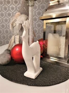 РОЖДЕСТВЕНСКОЕ УКРАШЕНИЕ - ОЛЕНЬ НА ПОДНОЖКЕ