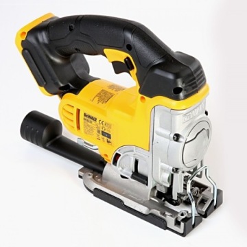 Лобзик DeWalt 400 Вт на аккумуляторе.