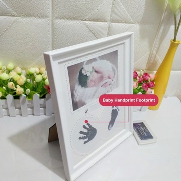 BIAŁA RAMKA DO ZDJĘĆ Z TUSZEM ODCISK RĄCZKI STÓPKI