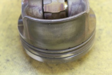 ШАТУН ПОРШНЯ VW PASSAT B5 1.8 B APT 027B