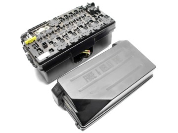 БЛОК ПРЕДОХРАНИТЕЛЕЙ SSANGYONG KYRON 2.0XDI РАЗНЫЕ