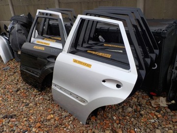 DVEŘE LEVÉ ZADNÍ MERCEDES ML W164 2005-2011