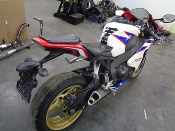 HONDA CBR 1000 SC59 термостат