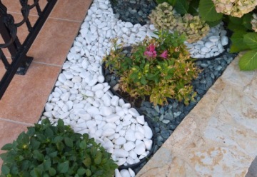 Галька белая с блестками Garden Stone 20 кг.
