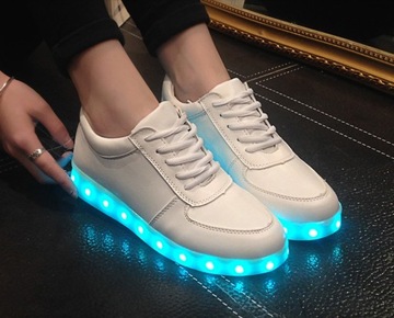 СВЕТОДИОДНАЯ ОБУВЬ С ПОДСВЕТКОЙ, БЕЛАЯ ЗАЛИПКА