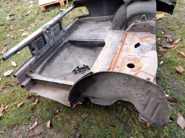 Mercedes W107 r107 выемка для заднего ремня безопасности