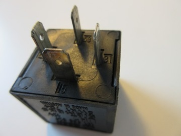 Реле 72 VW Audi Skoda 191955529