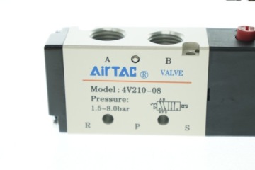 ЭЛЕКТРОМАГНИТНЫЙ КЛАПАН AIRTAC 4V210-08 5/2-1/4- 12 24 220 В