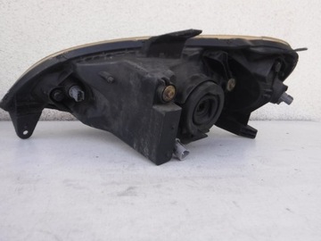 SVĚTLO PŘEDNÍ PRAVÁ DAIHATSU YRV