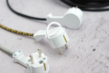 плоская вилка SLIM 230 В не выступает из розетки LOFT